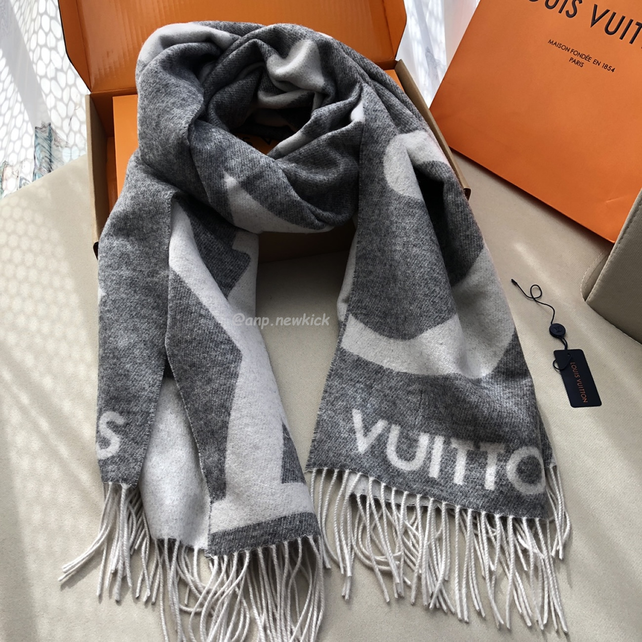 Louis Vuitton Lv Reykjavik Scarf 75x185cm (2) - newkick.vip